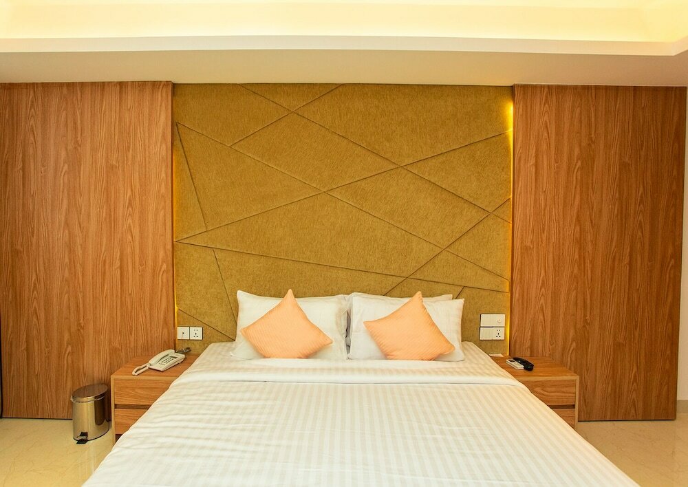 Фото Royal Raj Hotel