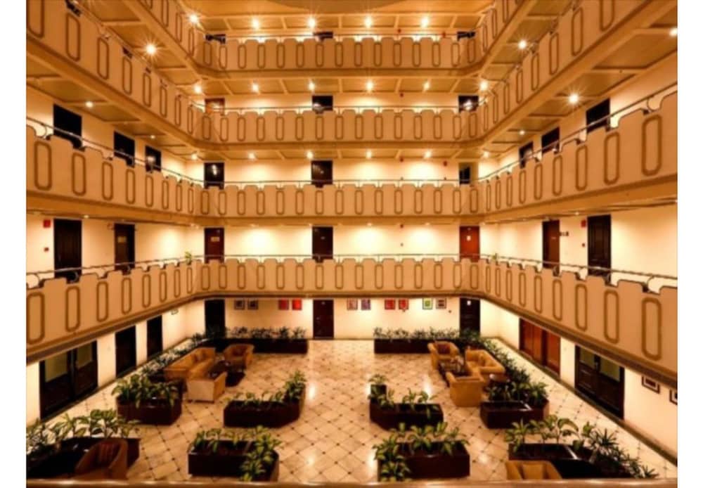 Фото Sarovar Portico Surajkund