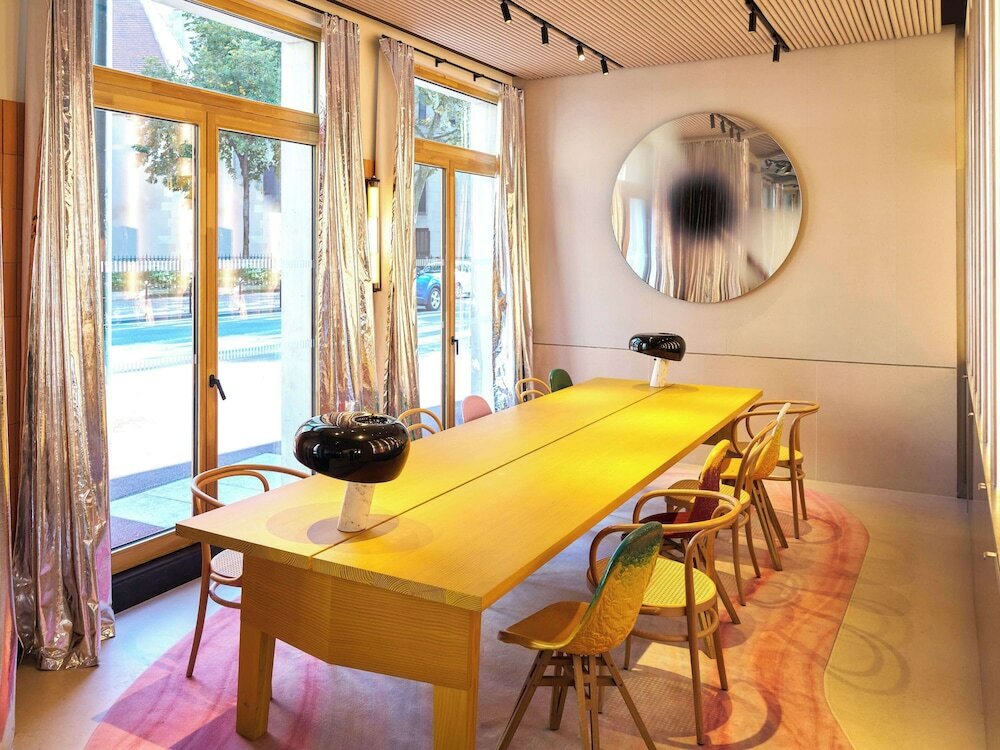 Фото Tribe Paris Clichy