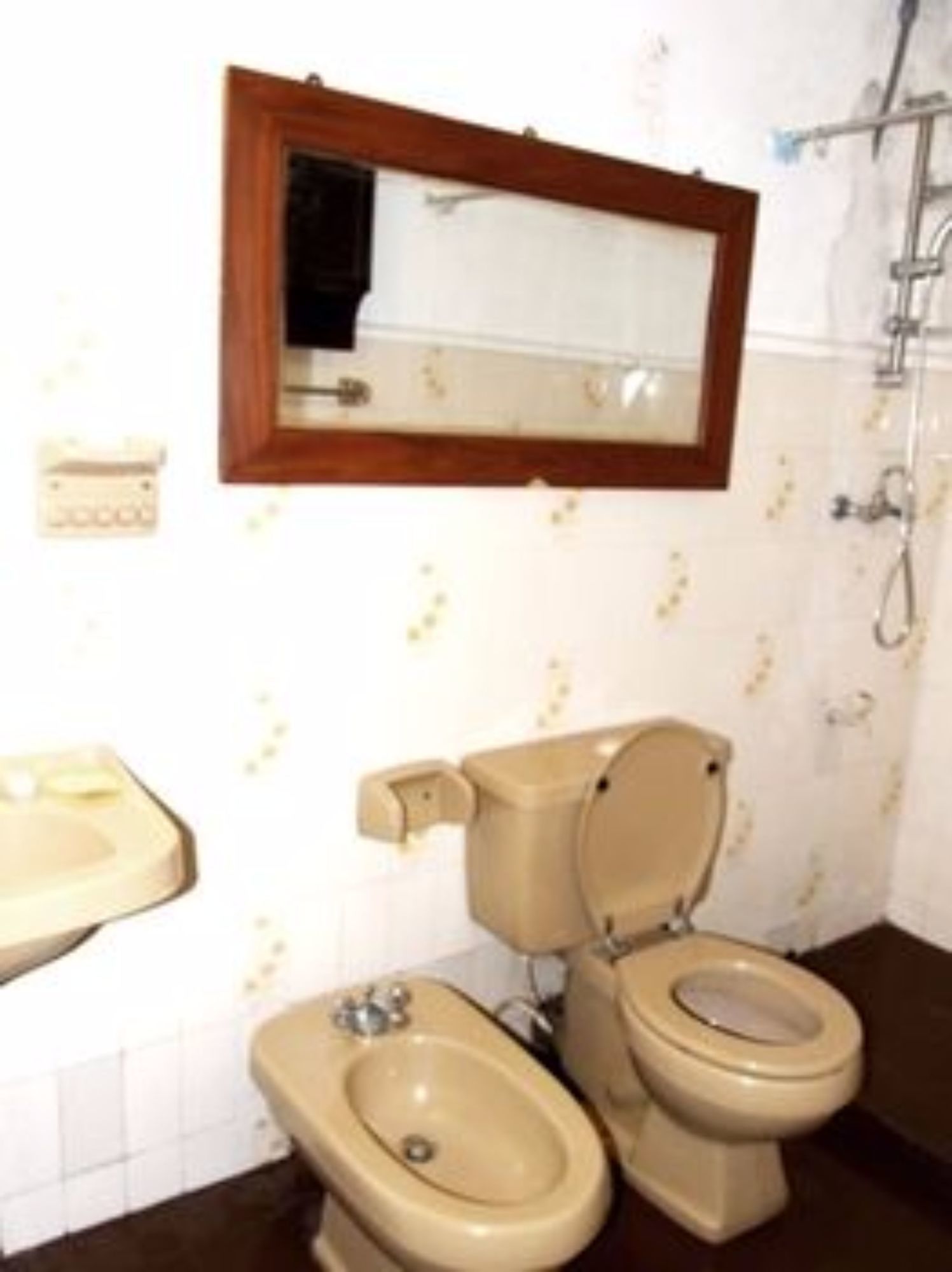 Фото Tree Breeze Inn