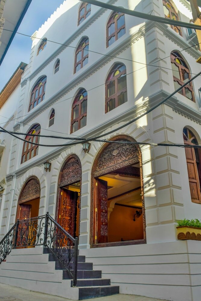 Фото Tembo Hotel