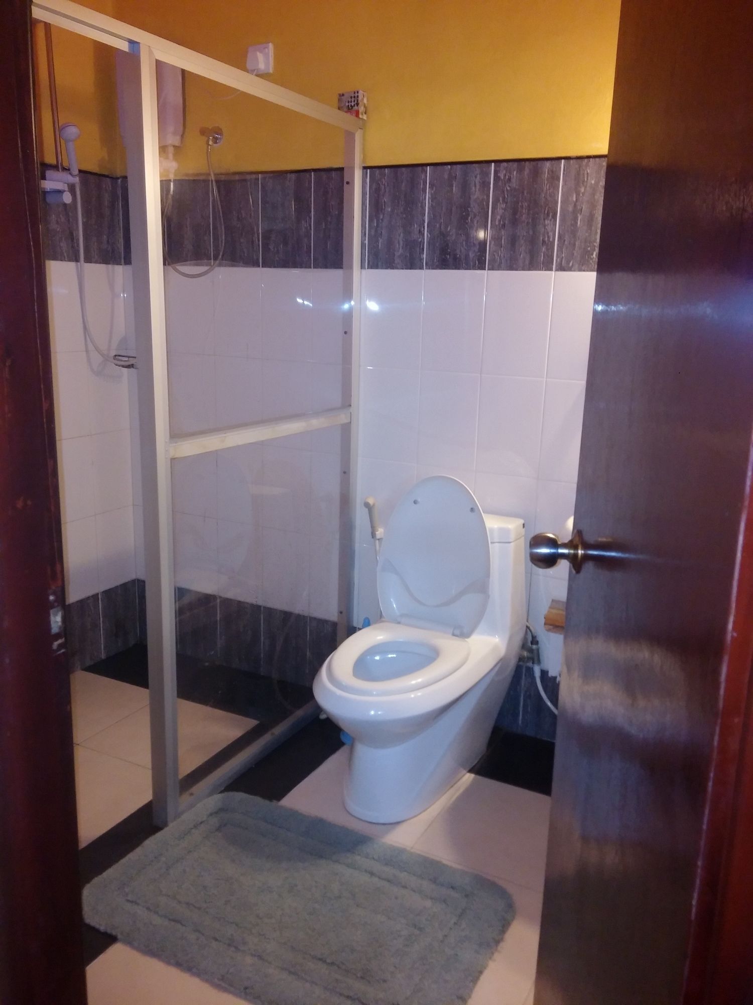 Фото Days Inn Kandy