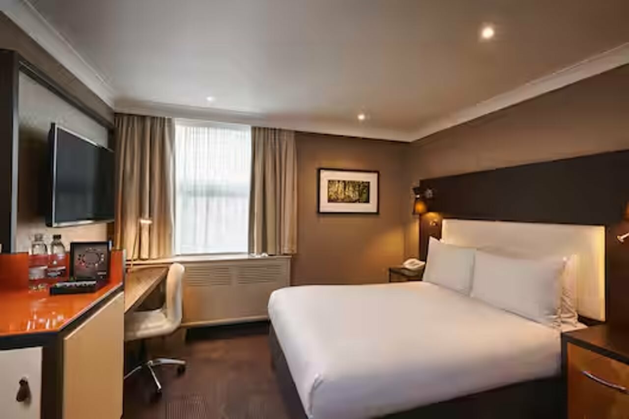 Фото DoubleTree by Hilton Hotel London - Ealing