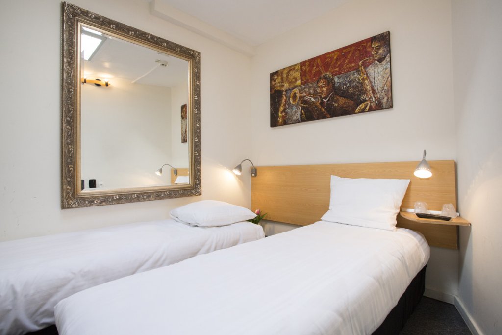 Фото Quentin England Hotel