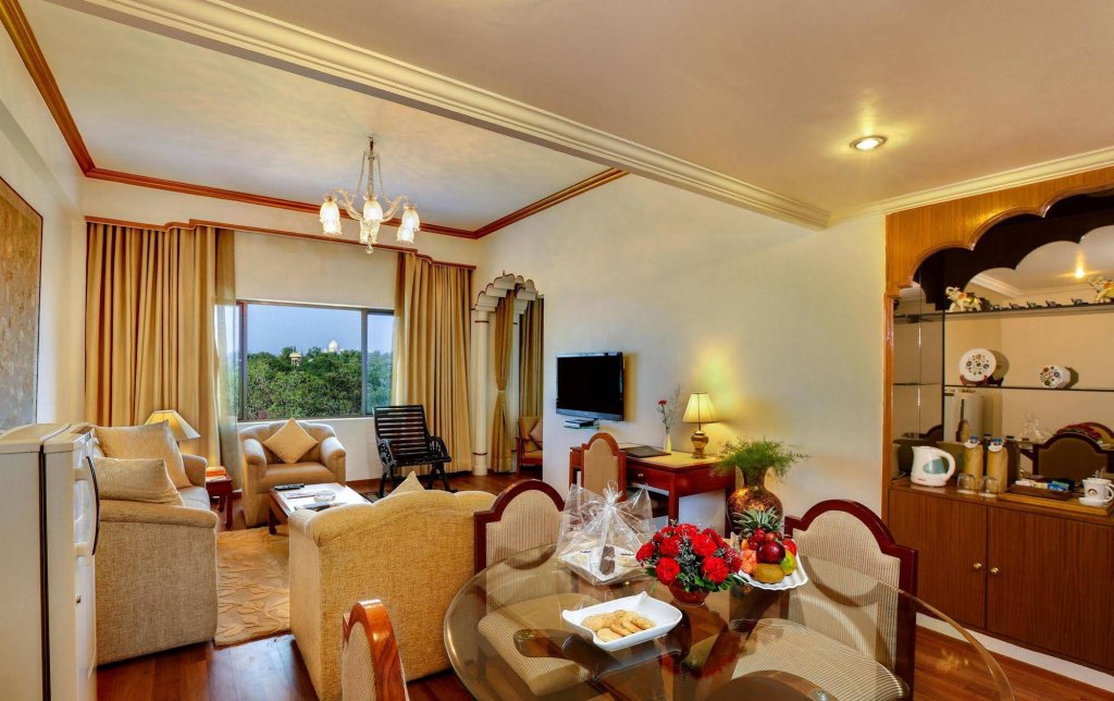 Фото Hotel Clarks Shiraz