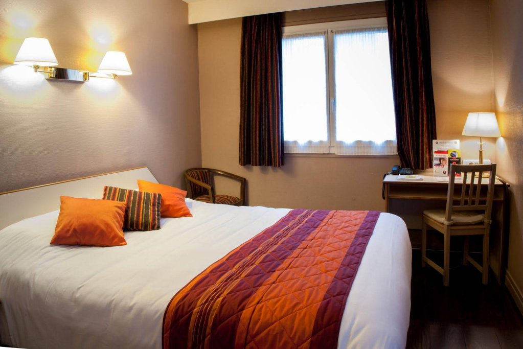 Фото Hôtel Les Tilleuls, Bourges