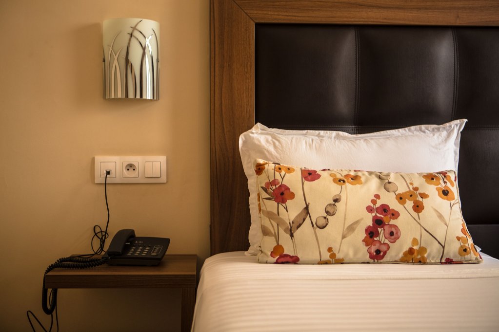 Фото Hôtel Étoile du Nord