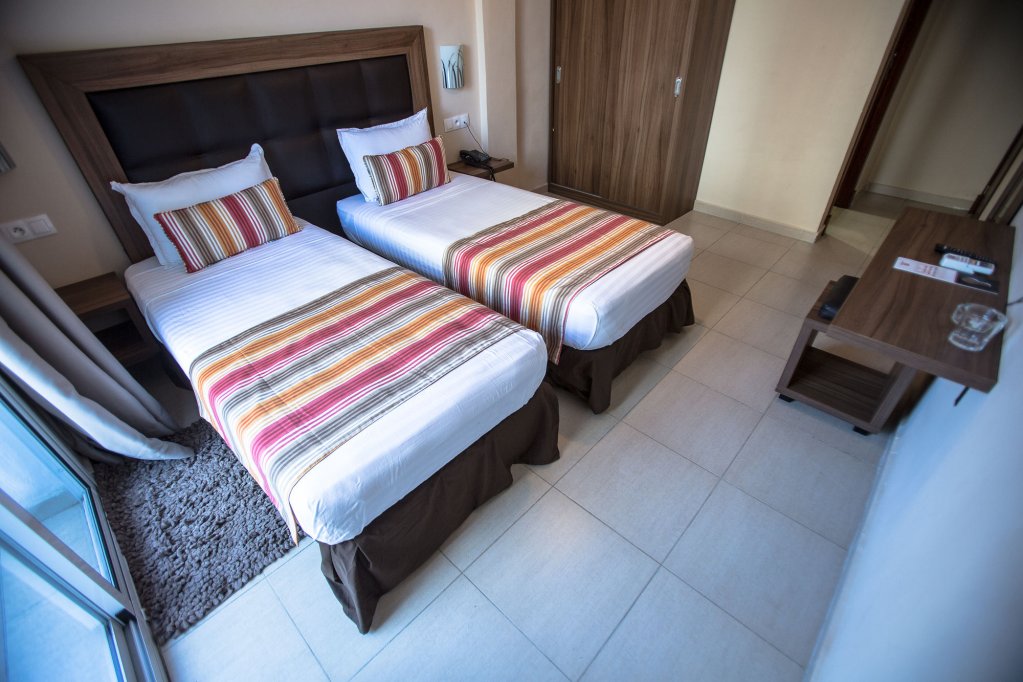 Фото Hôtel Étoile du Nord