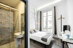 Гостиница The Central House Barcelona Gracia - Hostel