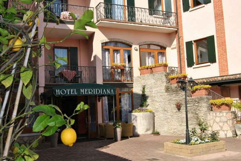 Гостиница Hotel Meridiana в Сирмионе
