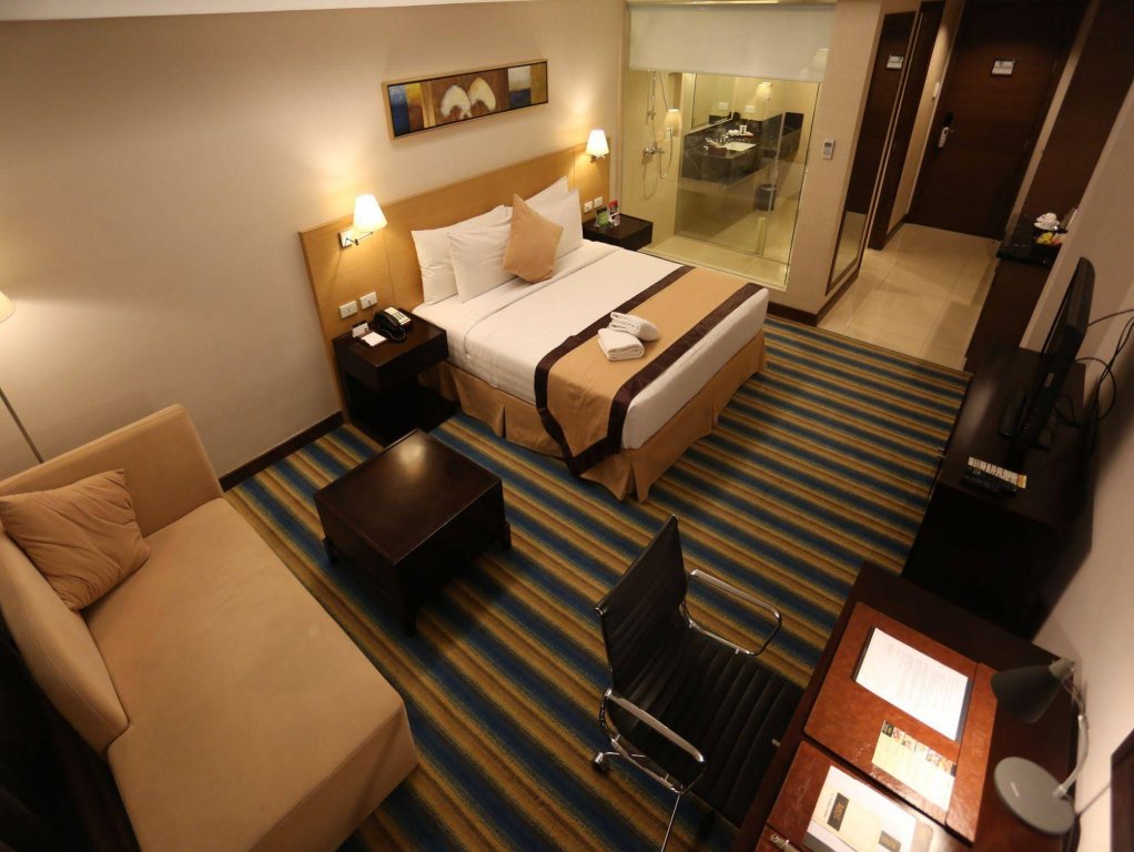 Фото Luxent Hotel