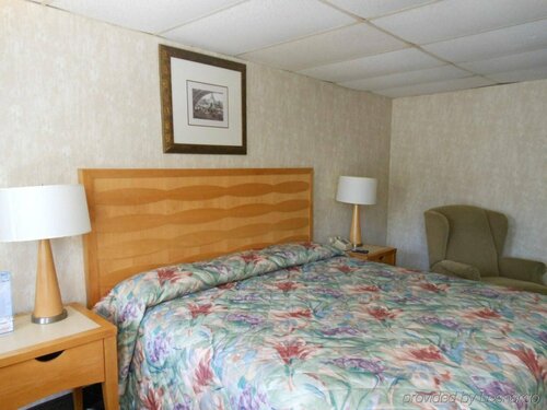 Гостиница Howard Johnson by Wyndham West Yarmouth/Cape Cod