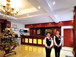 Гостиница GreenTree Inn Zhangjiakou Jinding Ci’er Mountain Road Business Hotel