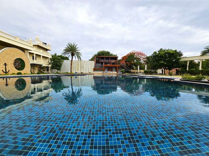 Отель Sathyam Grand Resort