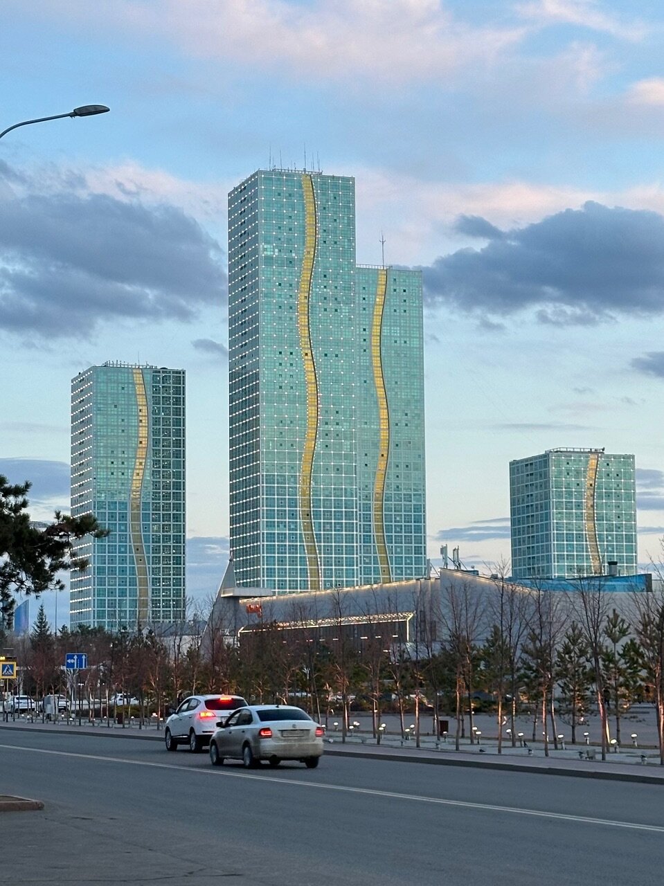 Фото Ramada by Wyndham Astana