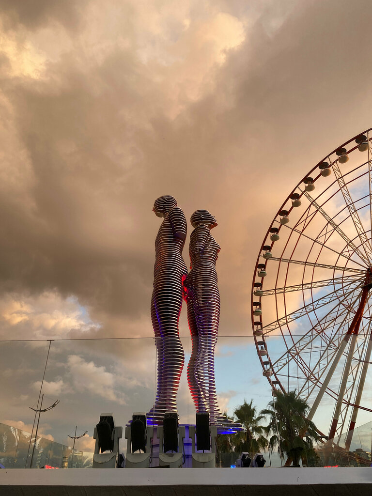 Достопримечательность Али и Нино, Батуми, фото