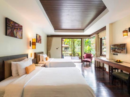 Фото Khao Lak Bayfront Resort