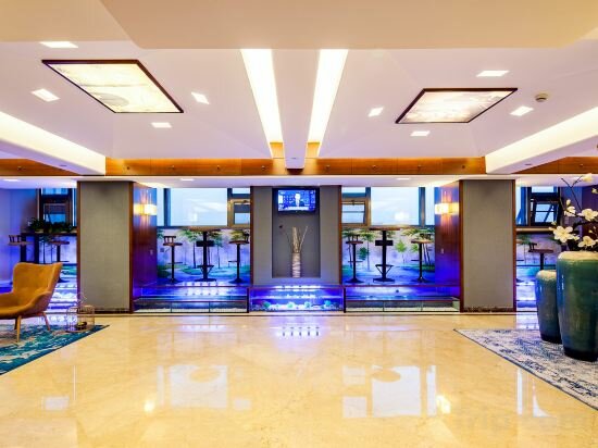 Фото Lujia International Hotel