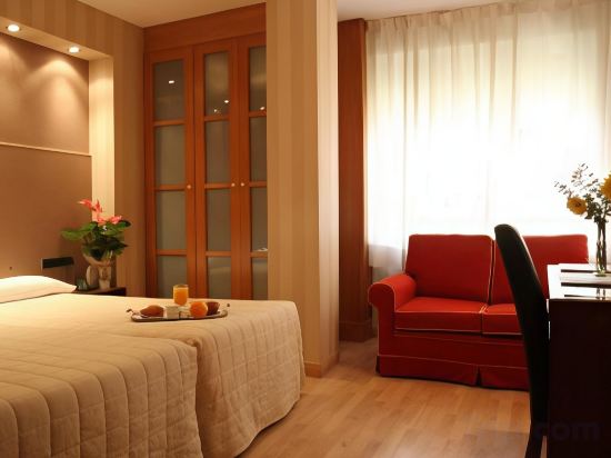 Фото Hotel Villa de Barajas