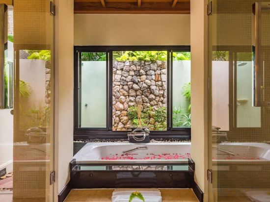 Фото La Flora Khao Lak