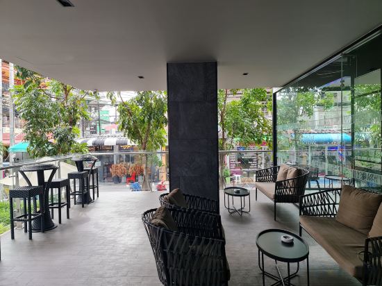 Фото Blackwoods Hotel Pattaya