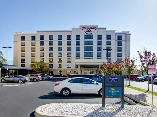 Фото Hampton Inn by Hilton Toronto Airport Corporate Centre