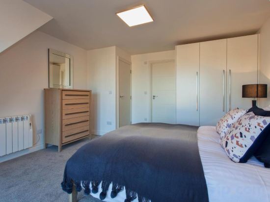 Фото Charles Hope Apartments Heathrow South