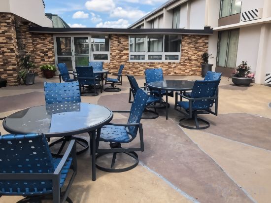 Фото Best Western Tomah Hotel