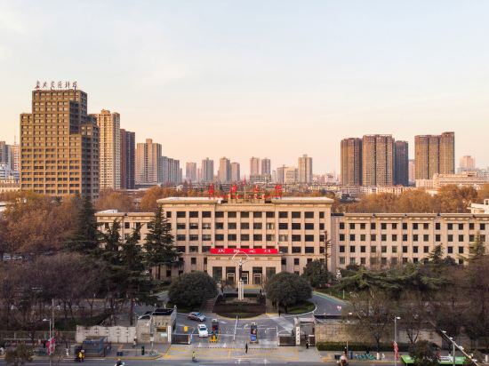 Фото Holiday Inn Xi'an Big Goose Pagoda