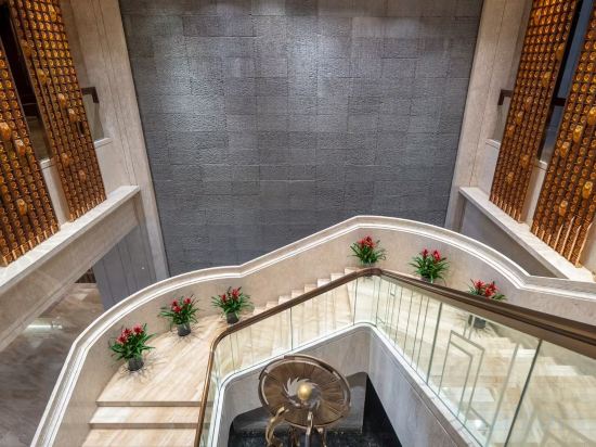 Фото Chengdu Joyhub Air Hotel