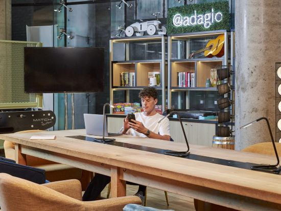 Фото Aparthotel Adagio London Brentford