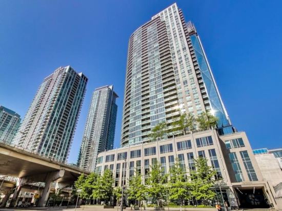 Фото Апарт-отель Globalstay Yonge St Condos