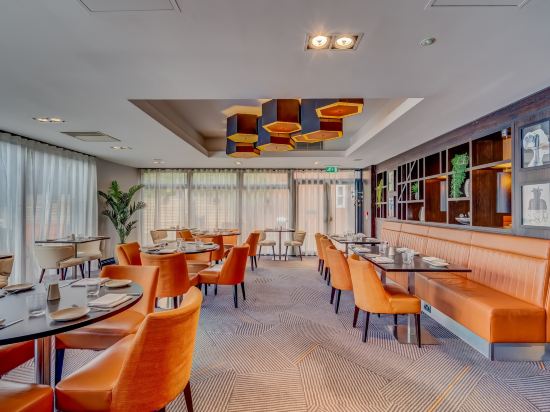 Фото DoubleTree by Hilton Hotel London - Ealing