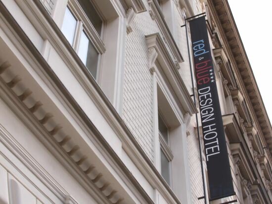 Фото Red and Blue Design Hotel Prague