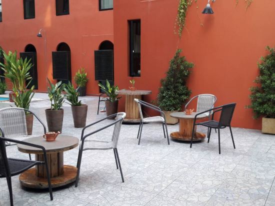 Фото Baansuanprannok Hotel