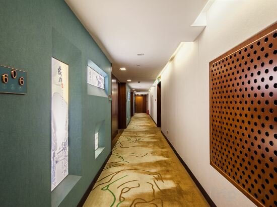 Фото Lujia International Hotel