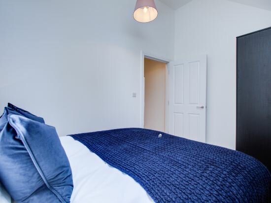 Фото Hybrid Resi - New Malden