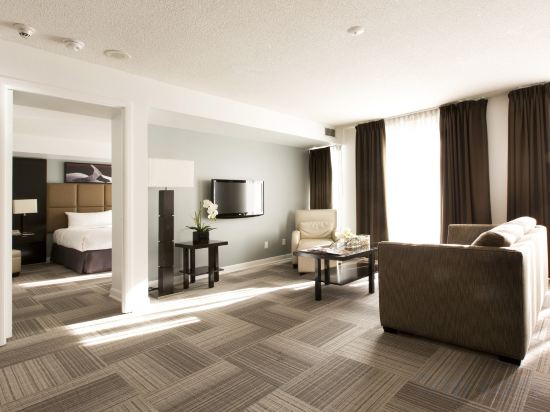 Фото Pantages Hotel Downtown Toronto