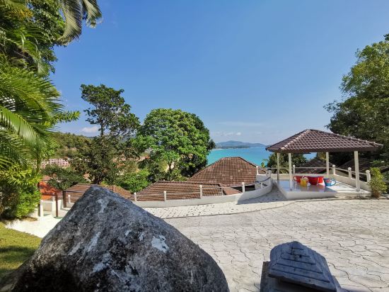 Фото On The Hill Karon Resort