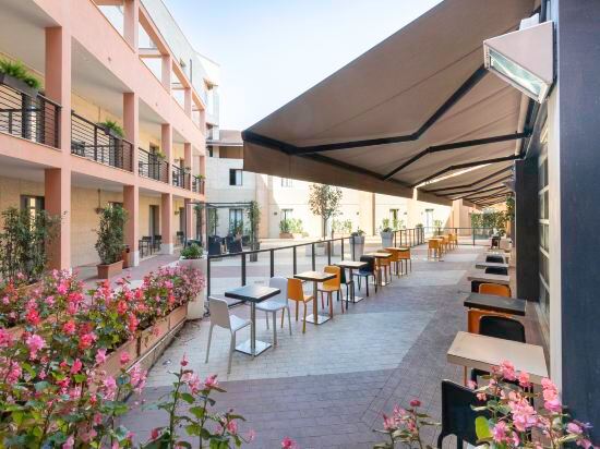 Фото B&B Hotel Roma Tuscolana San Giovanni