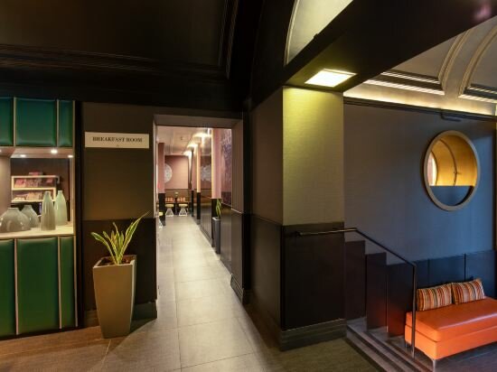 Фото Отель The Guardian