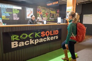 Хостел Rock Solid Backpackers 