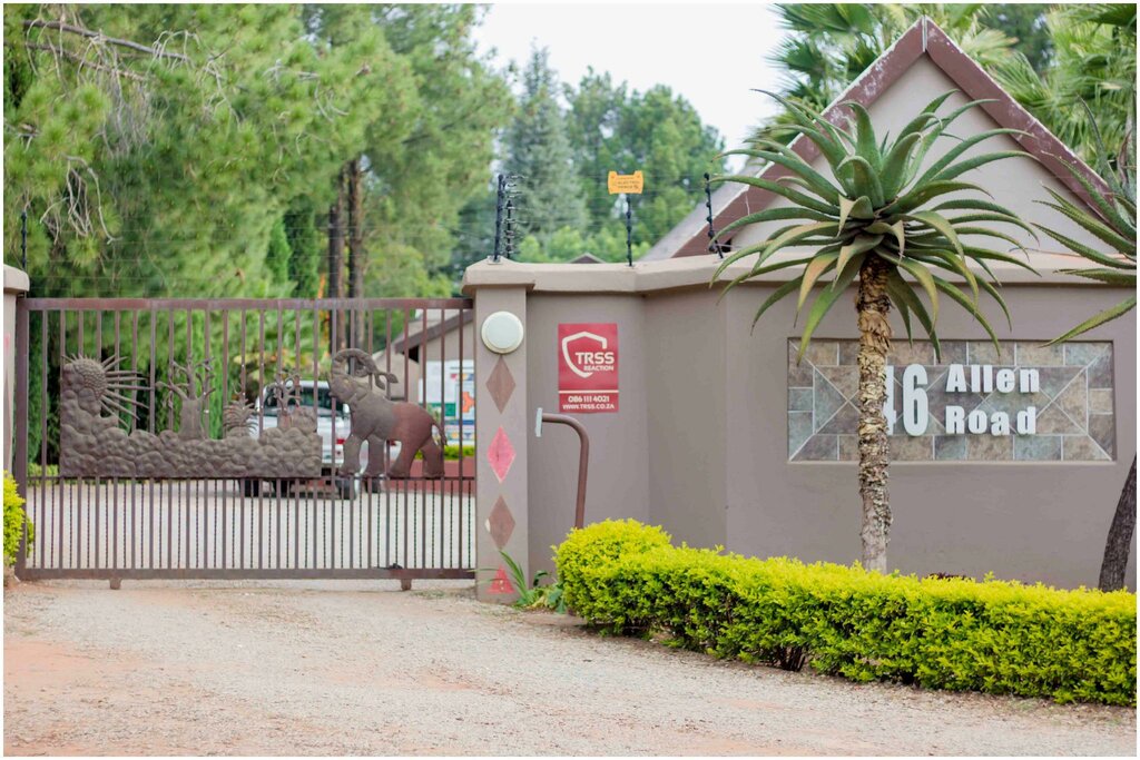 Hotel The Orchards Executive Accomodation, Earth, photo