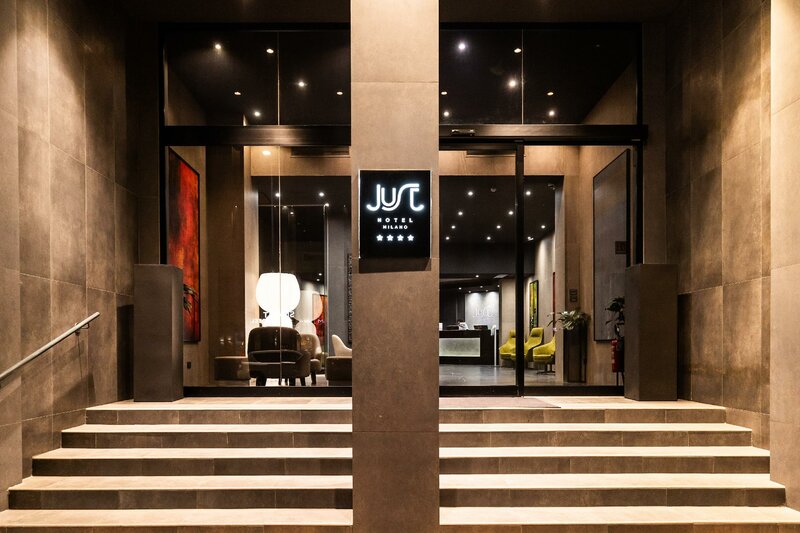 Гостиница Just Hotel Milano в Милане
