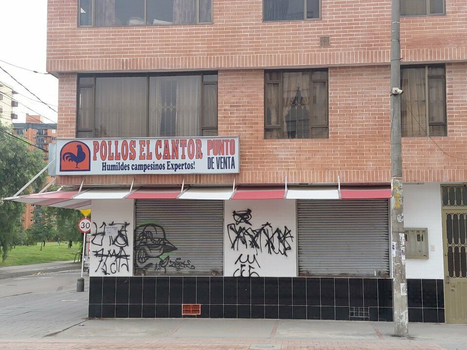 Egg and poultry meat Pollos el cantor, Bogota, photo