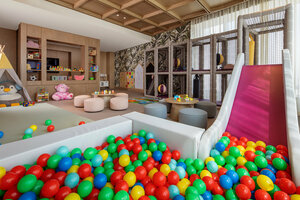 Гостиница Avani + Palm View Dubai Hotel and Suites