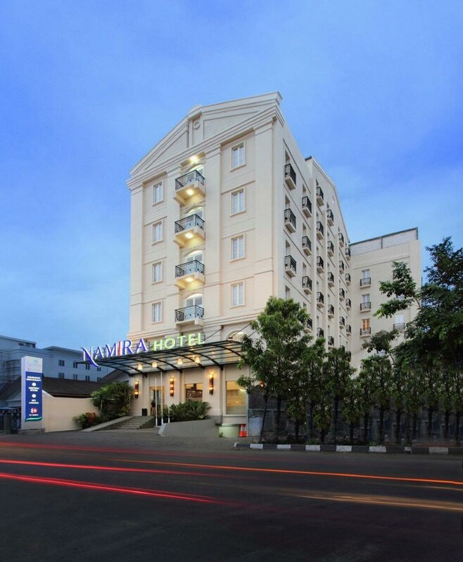 Гостиница Namira Syariah Hotel Surabaya в Сурабае