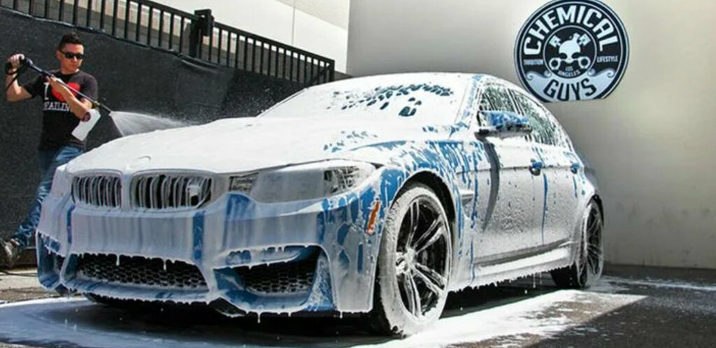 Car wash Srious Car Wash, London, photo