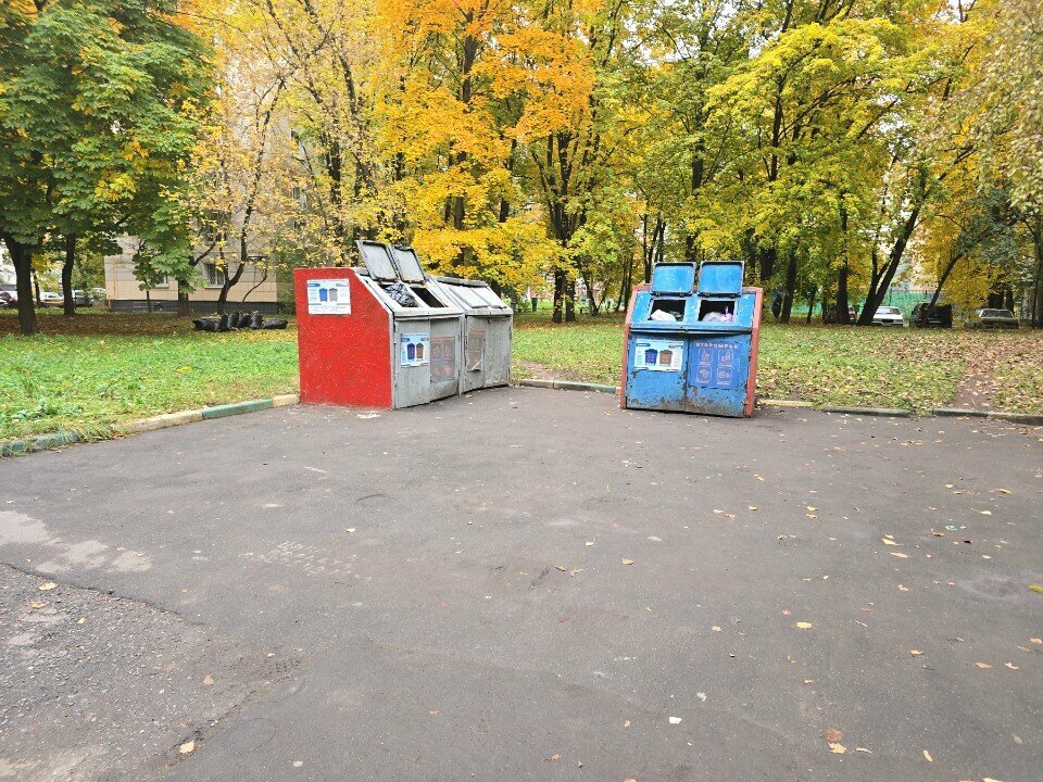 Waste sorting Waste sorting, Moscow, photo
