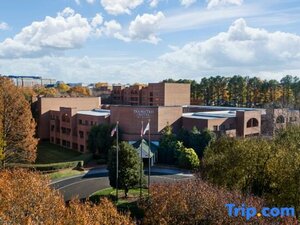 Гостиница DoubleTree Suites by Hilton Hotel Charlotte - SouthPark